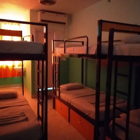 Bunk Hostel Delhi Ню Делхи Екстериор снимка