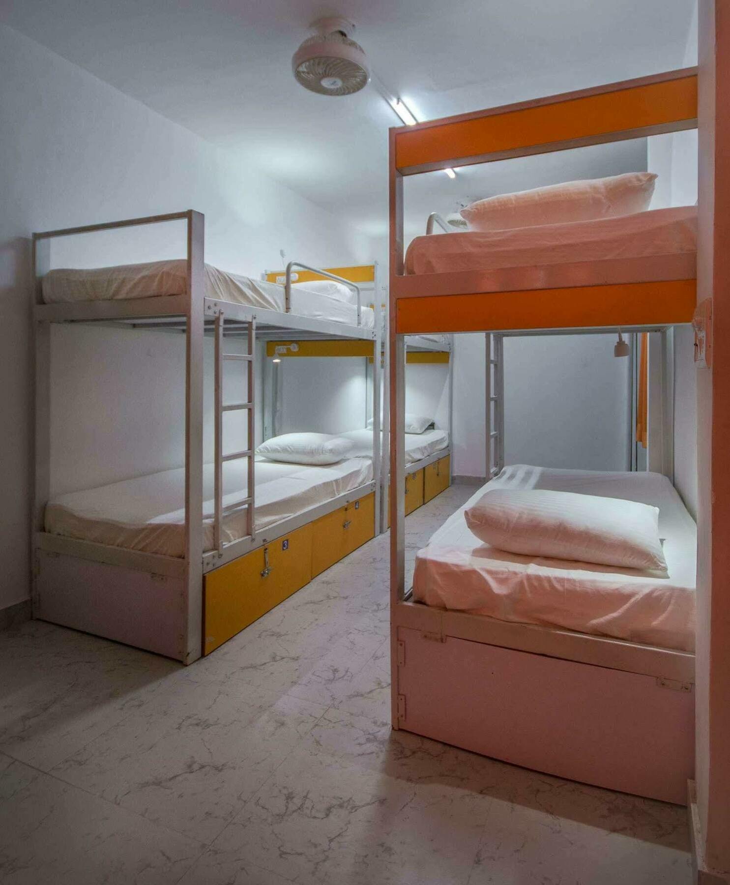 Bunk Hostel Delhi Ню Делхи Екстериор снимка