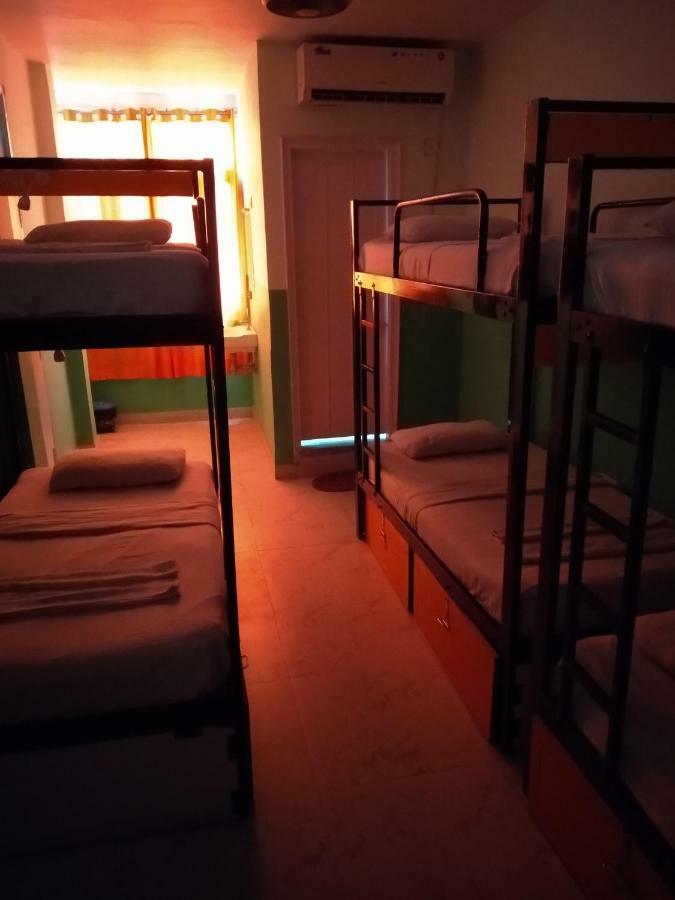 Bunk Hostel Delhi Ню Делхи Екстериор снимка