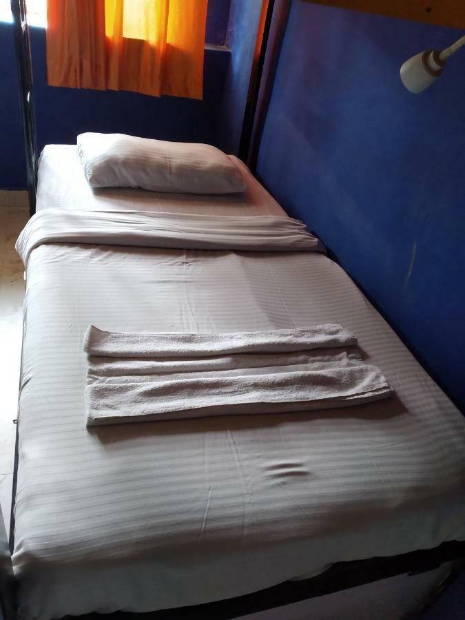 Bunk Hostel Delhi Ню Делхи Екстериор снимка